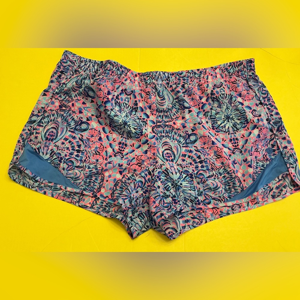 Lilly Pulitzer Luxletic Ocean Trail shorts sz XL